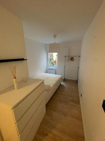 Saint-Germain-En-Laye: Grand Studio En Centre Ville A 2 Minutes Du Rer Exterior photo